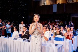 Bà LiênTrần - Phó trưởng BTC cuộc thi "Hoa hậu Sinh viên Hòa Bình Việt Nam 2024" chia sẻ nhiều hoạt động ý nghĩa về cuộc thi