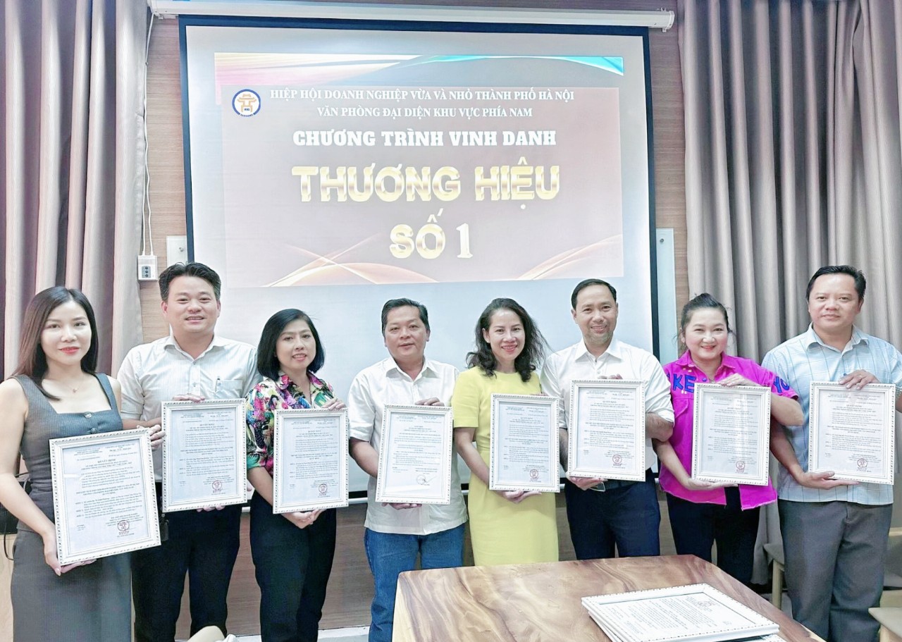 Ban tổ chức thể hiện tinh thần quyết tâm tổ chức thành công chương trình Tôn vinh Thương hiệu số 1 Việt Nam